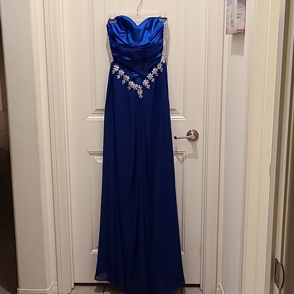 With semi open back - Picture 2 of 3